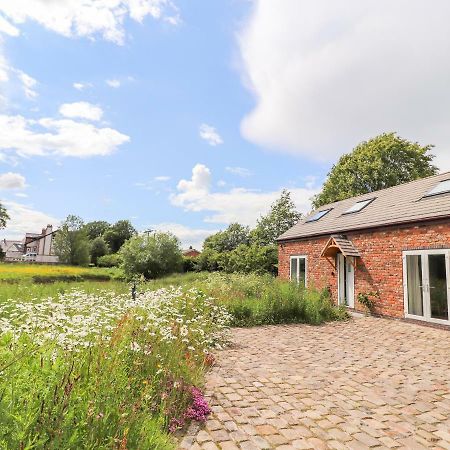 The Stables Villa Frodsham Dış mekan fotoğraf